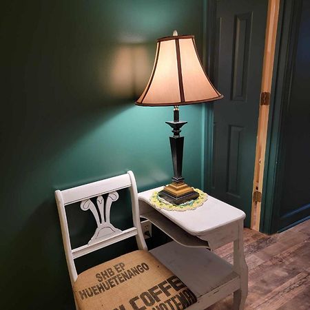 Moonlight Manor Bed & Breakfast Floyd エクステリア 写真