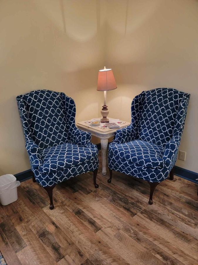 Moonlight Manor Bed & Breakfast Floyd エクステリア 写真