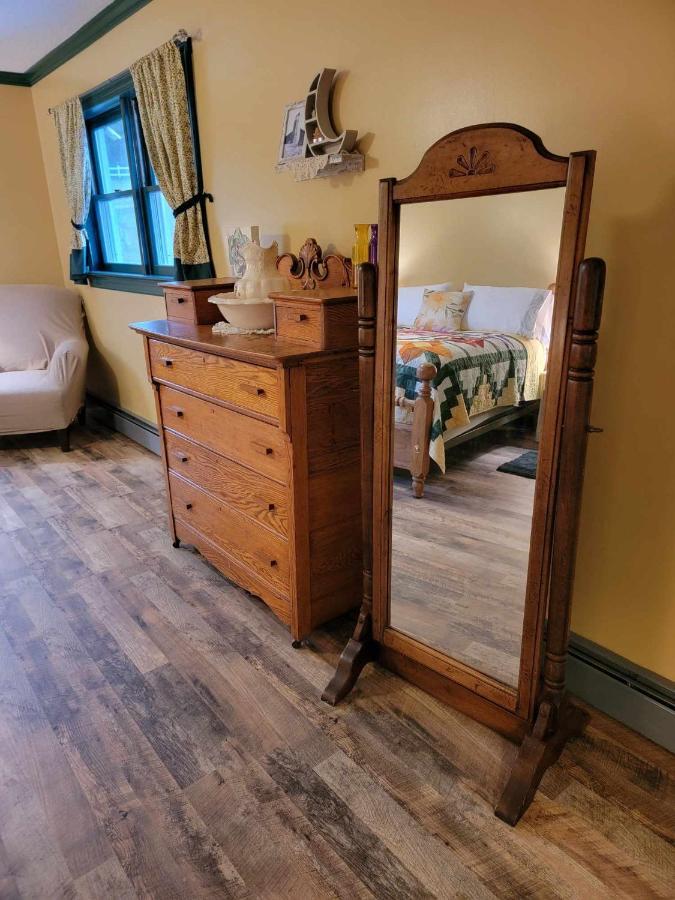 Moonlight Manor Bed & Breakfast Floyd エクステリア 写真