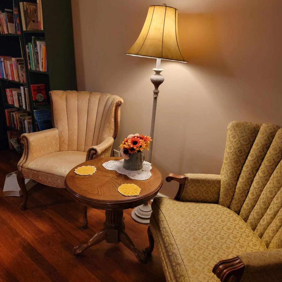 Moonlight Manor Bed & Breakfast Floyd エクステリア 写真