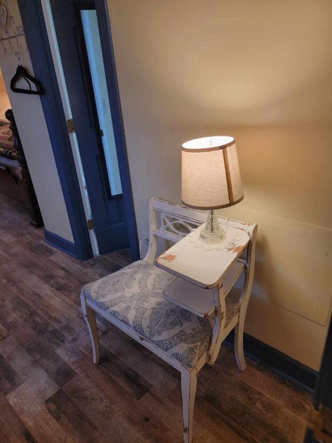 Moonlight Manor Bed & Breakfast Floyd エクステリア 写真