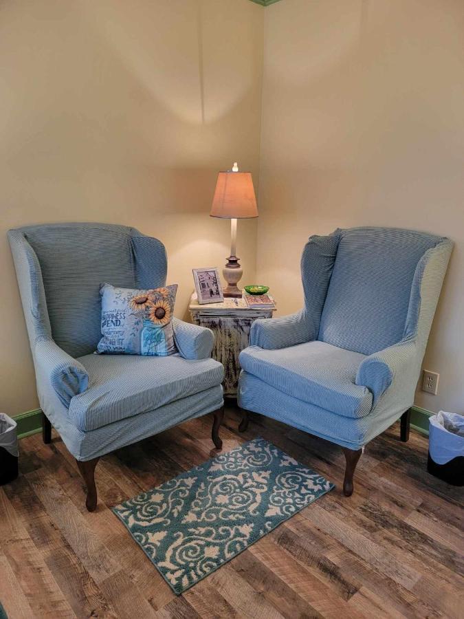 Moonlight Manor Bed & Breakfast Floyd エクステリア 写真