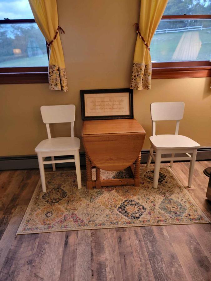 Moonlight Manor Bed & Breakfast Floyd エクステリア 写真
