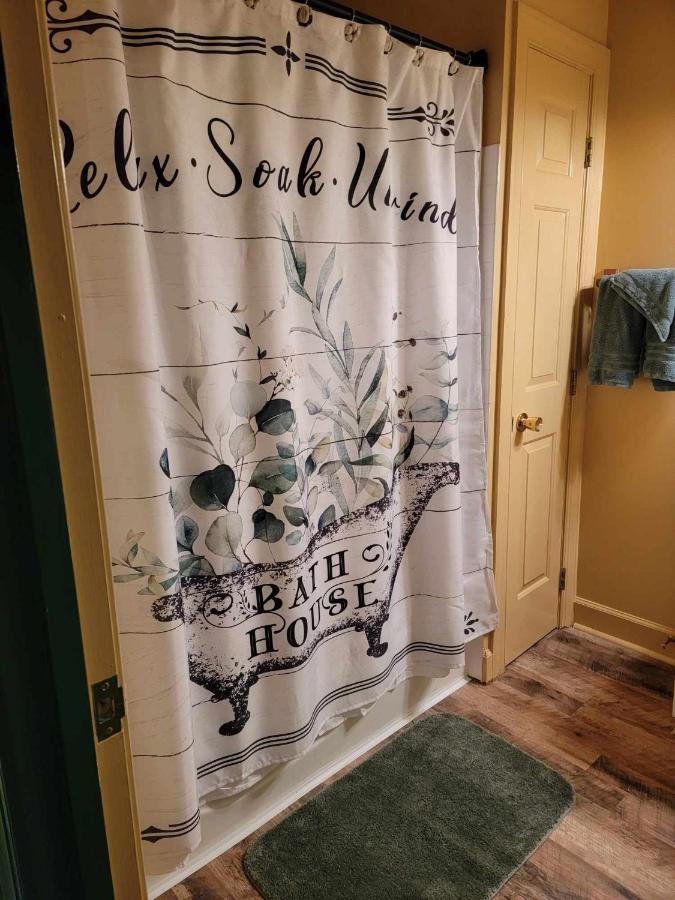 Moonlight Manor Bed & Breakfast Floyd エクステリア 写真